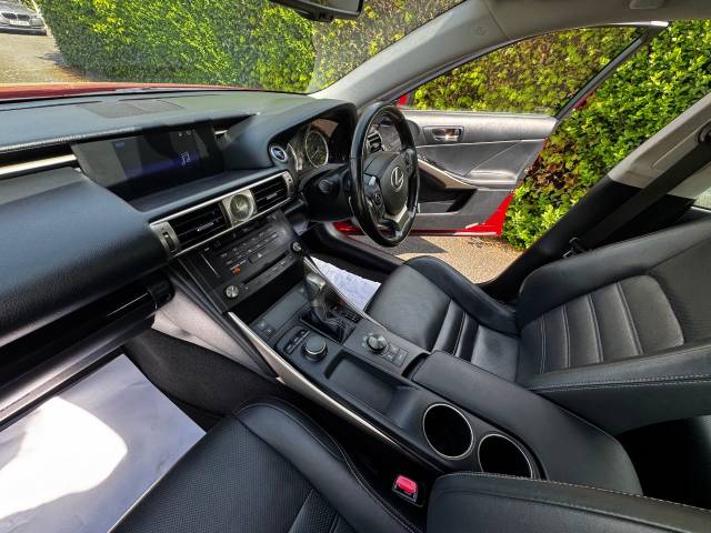 2016 Lexus IS 2.5 300h Advance 4dr CVT Auto