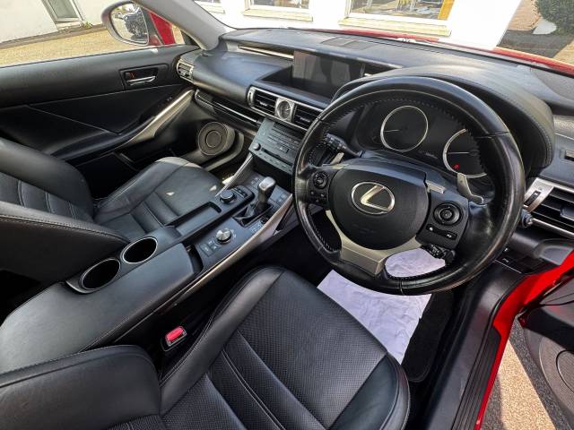 2016 Lexus IS 2.5 300h Advance 4dr CVT Auto