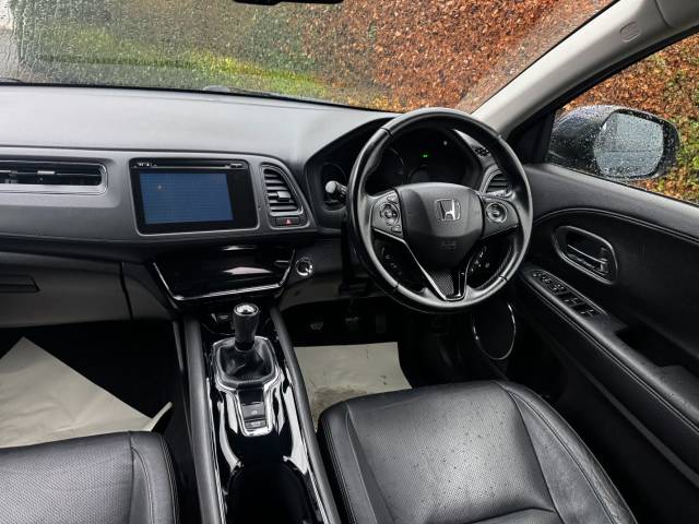 2019 Honda HR-V 1.5 𝐕𝐄𝐇𝐈𝐂𝐋𝐄 𝐑𝐄𝐒𝐄𝐑𝐕𝐄𝐃