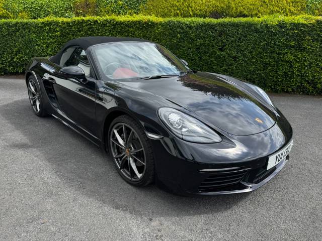 2016 Porsche Boxster 2.0 𝐕𝐄𝐇𝐈𝐂𝐋𝐄 𝐑𝐄𝐒𝐄𝐑𝐕𝐄𝐃